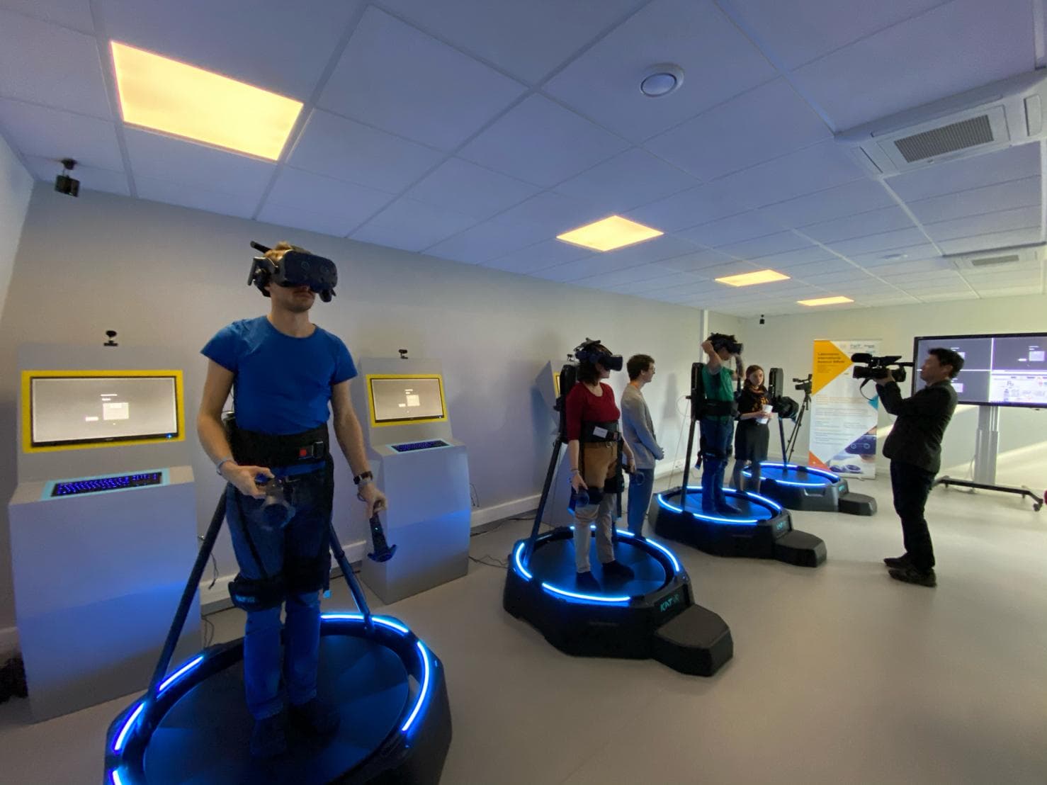 Firemen, emergency doctor and police officer trainings in research and development.